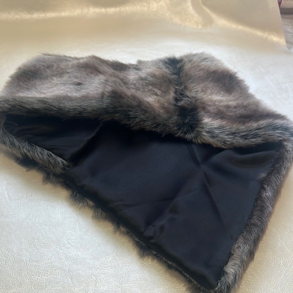 Soft Surroundings Gray and Black Faux Fur Scarf - Picture 3 of 7